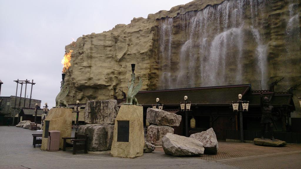 Photo of the outside of Valhalla at Blackpool Pleasure Beach (before the recent 2019-2022 refurbishment)